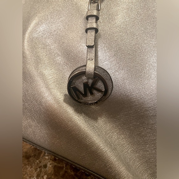 Michael Kors~Michael by Michael Kors Metallic Silver Leather Jet Set Traveler XL - Picture 12 of 17